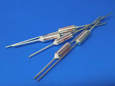 Термопредохранитель-140°C-10А-250В-RY