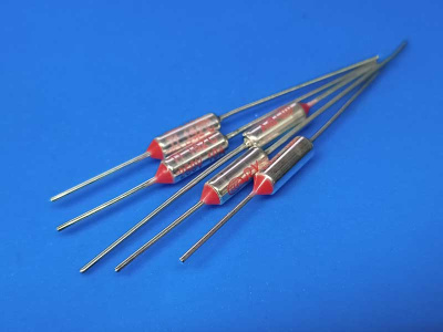 Термопредохранитель-152°C-10А-250В-RY