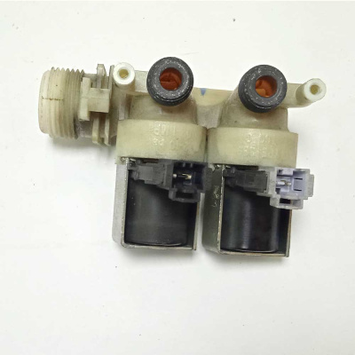 Электроклапан двойной 90° выпуск 10мм фишки 33390129 (Indesit) Фото 1