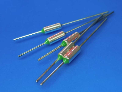 Термопредохранитель-121°C-15А-250В-RY